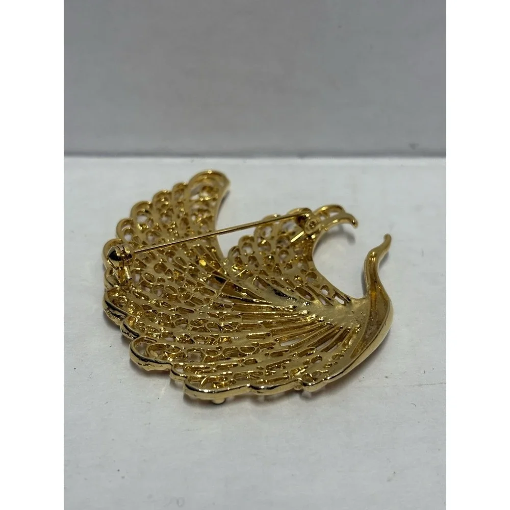 Swan Rhinestone Gold Tone Bird Brooch‎ Pin Vintage 2 Inches Delicate Elegant